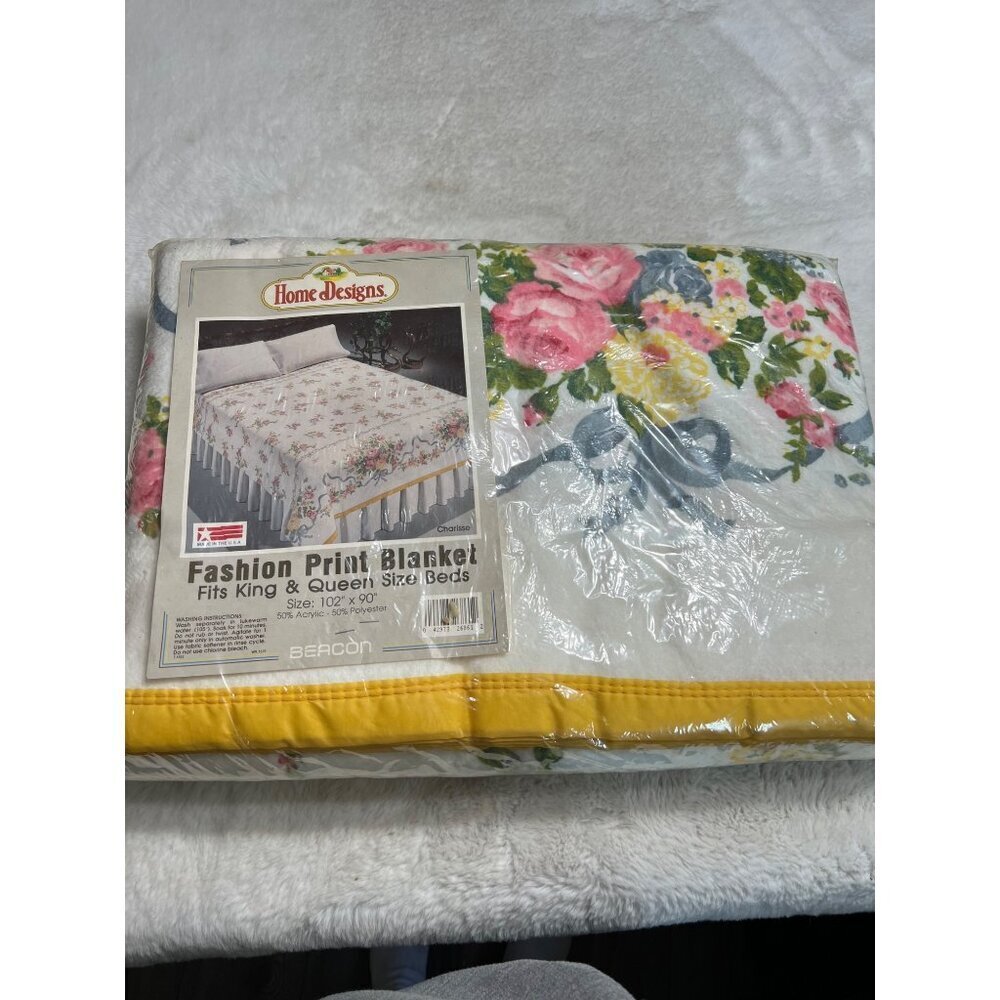 Home Designs Fashion Print Beacon blanket fits king/ Queen